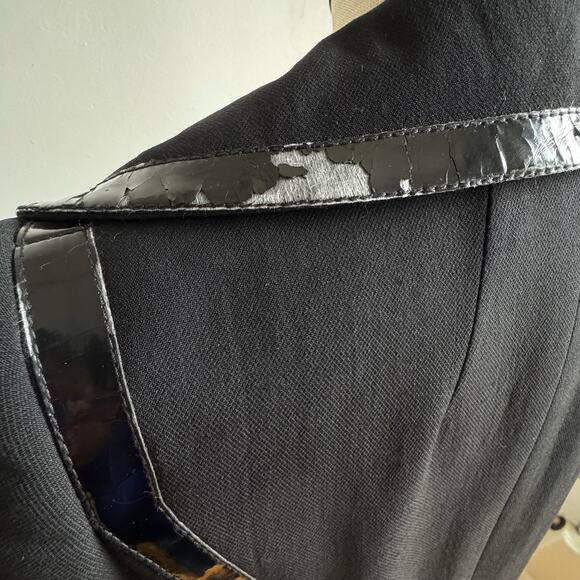 Vintage DOLCE & GABBANA Wool Double Breasted Trench Coat w/ Patent Leather Trim - Picture 9 of 11